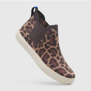 Rothys The Chelsea Sneakers Womens Size 9 Wildcat Leopard Cheetah Print